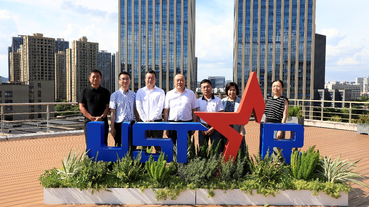 圖片包含 建筑, 戶外, 草, 前

AI 生成的內容可能不正確。